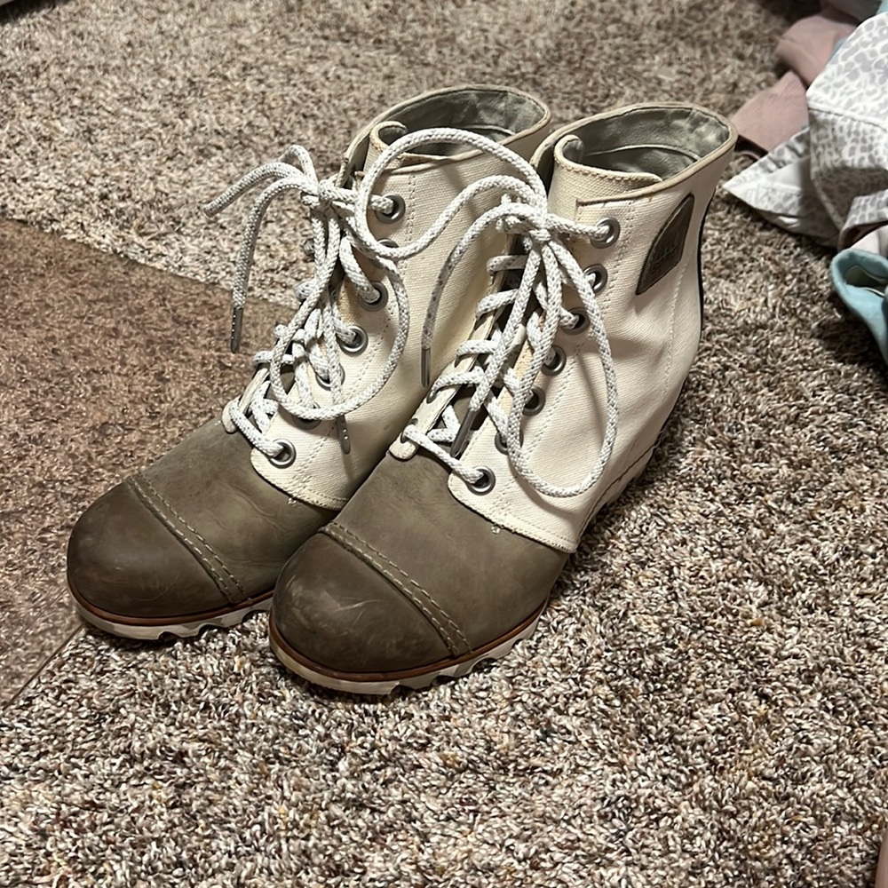 Sorel Joan of Arc Wedges